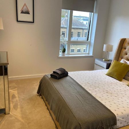 Blissful One Bed Near The River Saint Saint Kew المظهر الخارجي الصورة