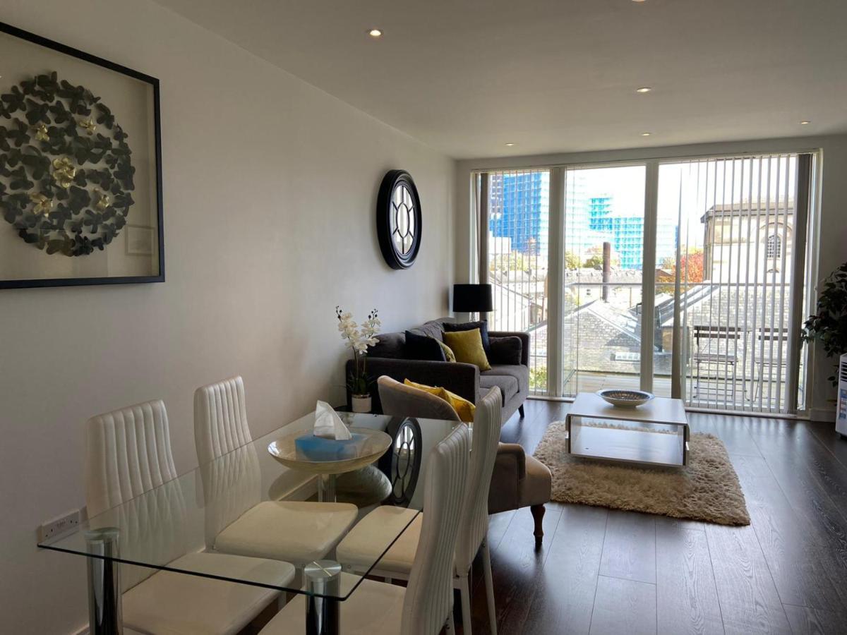 Blissful One Bed Near The River Saint Saint Kew المظهر الخارجي الصورة